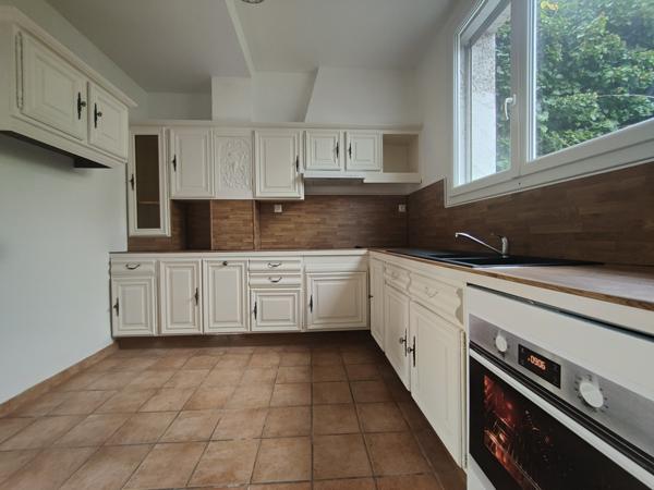 PROCHE CENTRE VILLE, DANS QUARTIER ST JUST DES MARAIS, MAISON BOURGEOISE DE 160 M² HAB AVEC GARAGE ET JARDIN  Beauvais (60000)