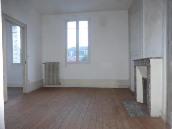 PROCHE CENTRE VILLE, DANS QUARTIER ST JUST DES MARAIS, MAISON BOURGEOISE DE 160 M² HAB AVEC GARAGE ET JARDIN  Beauvais (60000)