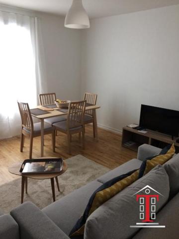 Chambre meublée en colocation