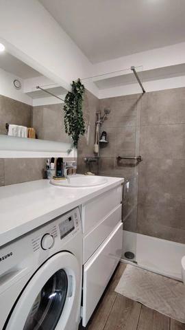 Vente                                                      Appartement
                        
                     1 pièces                      26 m2                     à Hyères
