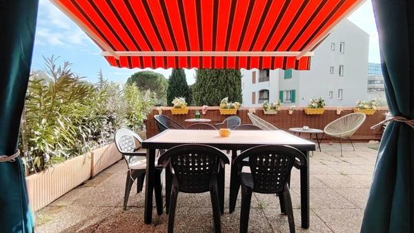 Vente                                                      Appartement
                        
                     1 pièces                      26 m2                     à Hyères