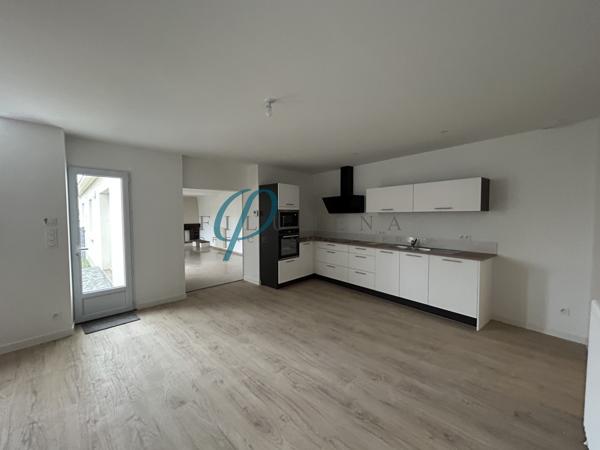 Grande maison avec séjour salon, cuisine sur rez-de-jardin avec 4 chambres + 1 étage à aménager