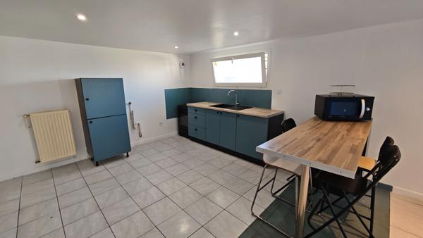 Appartement 2 pièces à louer à Chartres de Bretagne avec terrasse et jardin