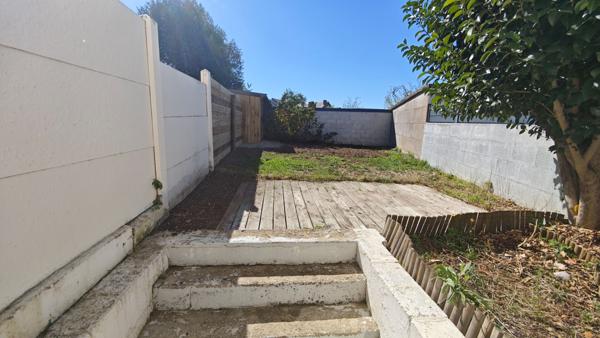 Appartement 2 pièces à louer à Chartres de Bretagne avec terrasse et jardin