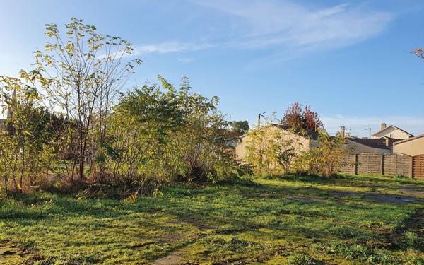 Terrain à vendre    Saint-Hilaire-la-Palud