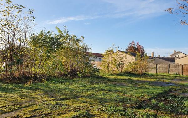 Terrain à vendre    Saint-Hilaire-la-Palud