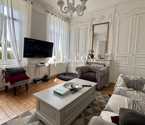 Maison
                                                                                                                                                                                                                                                                                                                        9 pièce(s)                                                                                                                                                                                                          4 chambre(s)                                                                                                                                                                                                          245  m²