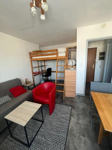 Studio meublé entre campus et centre ville