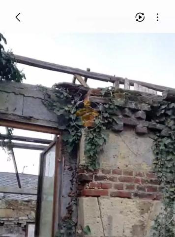 Vente                                                      Ferme
                        
                                                            à La Fère