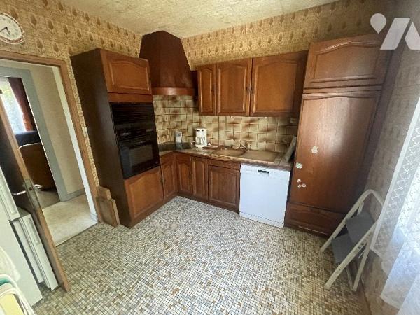 A LA CHAUSSEE SAINT VICTOR