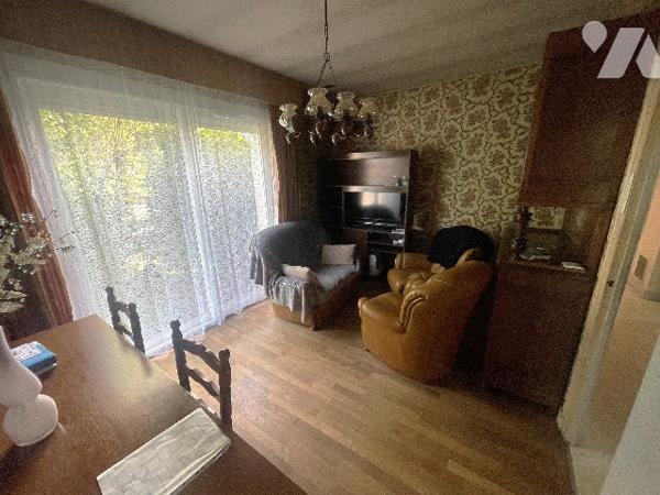 A LA CHAUSSEE SAINT VICTOR