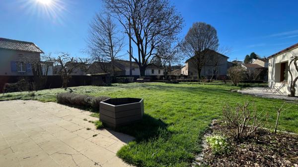 Propriété 7 pièce(s) 230 m2