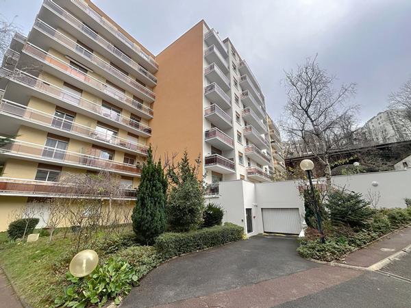 1 pièce(s) 22 m2 studio, grand balcon, calme et lumineux