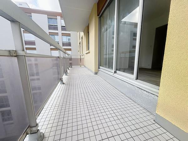 1 pièce(s) 22 m2 studio, grand balcon, calme et lumineux