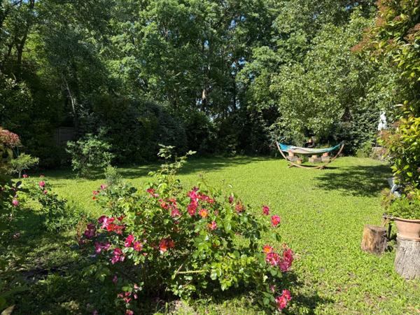 Dpt Vaucluse (84), à vendre aux Imberts quartier de GORDES, maison de plein pied avec 3 chambres et 1600 m2 de jardin