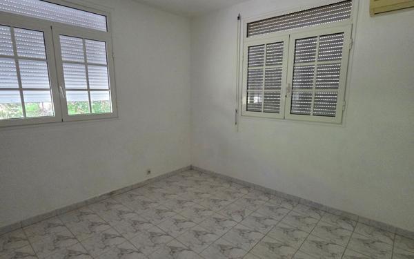 Maison à vendre    10 pièces •  Le Gosier