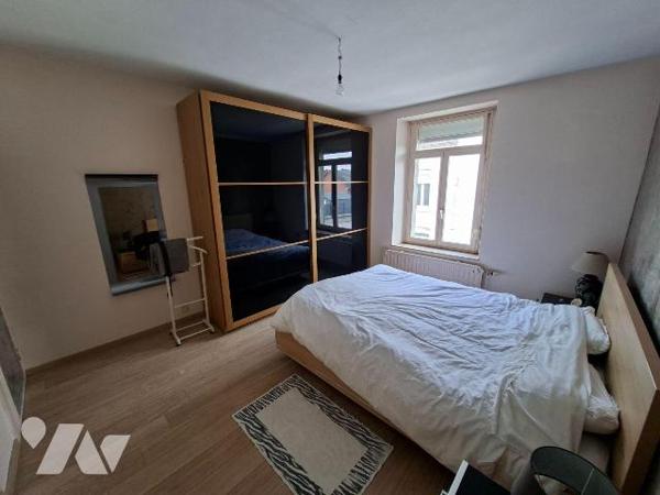 Maison à vendre à HAUTMONT, bien située, à usage mixte (habitation et commerce de salon de coif...