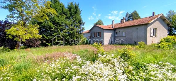 Opportunité rare à Siran – Corps de ferme type longère à fort potentiel !
​Amoureux de la pierre, investisseurs ou porteurs de projets, laissez-vous séduire par cet ensemble à rénover.
​Niché sur un superbe terrain plat de 3 920 m² sans vis-à-vis, ce corps de ferme traditionnel en longère vous propose de superbes volumes adaptables à toutes vos envies (projet familial, gîtes, activité professionnelle ou artisanale).
​🏡 Le potentiel immobilier en détail :
​Une maison d'habitation (121 m²) : Déployée sur deux niveaux, elle offre un bel espace de vie et comprend 3 chambres pour accueillir toute la famille.
​Un appartement indépendant (45 m²) : Attenant à la maison, cet espace est idéal pour générer un revenu locatif, créer un gîte ou recevoir vos proches en toute autonomie. Il est édifié sur un sous-sol total de surface équivalente, parfait pour le stockage ou un atelier.
​Une grange attenante (127 m² sur deux niveaux) : Une structure magistrale avec une superbe hauteur sous plafond, idéale pour une extension de l'habitation principale ou annexe.
​Deux dépendances (25 m² chacune) : Parfaites pour des boxes, un atelier de création ou du rangement extérieur.
​🛠️ Les + qui font la différence :
​Menuiseries déjà en PVC double vitrage : un gain précieux sur votre budget rénovation énergétique.
​Un terrain d'un seul tenant de près de 4 000 m², au calme absolu, idéal pour les amoureux de nature, un projet de maraîchage ou des animaux.
​Laissez libre cours à votre imagination pour redonner vie à ce domaine rare dans le secteur !
​Contactez-moi dès aujourd'hui pour organiser une visite et étudier la faisabilité de votre projet !
Votre conseiller BSK Immobilier, Frédéric LANGLOIS.