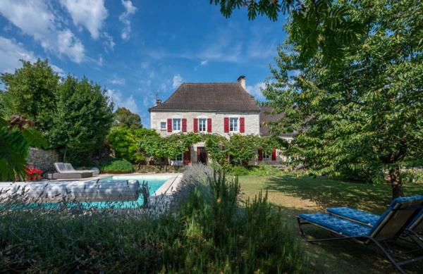 Maison ancienne - Labastide murat SECTEUR COEUR DE CAUSSE - Belle demeure restaurée avec piscine chauffée et jardin fleuri