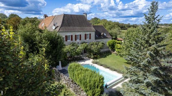 Maison ancienne - Labastide murat SECTEUR COEUR DE CAUSSE - Belle demeure restaurée avec piscine chauffée et jardin fleuri