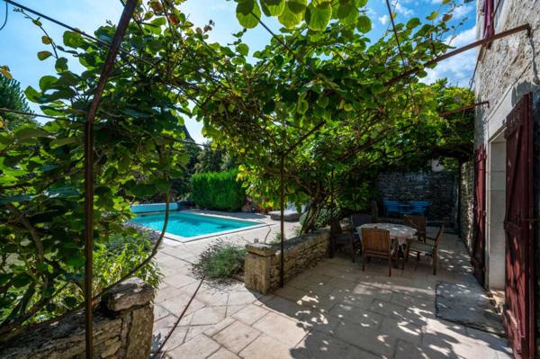 Maison ancienne - Labastide murat SECTEUR COEUR DE CAUSSE - Belle demeure restaurée avec piscine chauffée et jardin fleuri