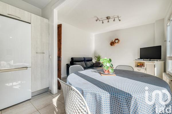 Maison 4 pièces de 70 m² à Condé-Sainte-Libiaire (77450)