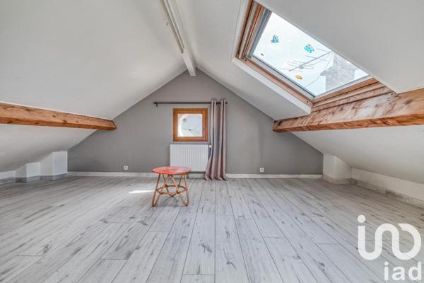 Maison 4 pièces de 70 m² à Condé-Sainte-Libiaire (77450)