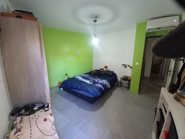 PUGET SUR ARGENS Appartement climatisé et rénové 2 terrasses 3 chambres 105 m2