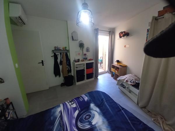 PUGET SUR ARGENS Appartement climatisé et rénové 2 terrasses 3 chambres 105 m2