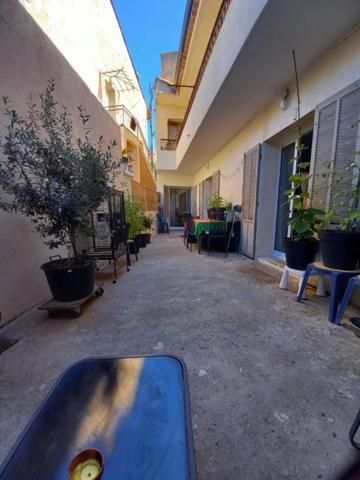 PUGET SUR ARGENS Appartement climatisé et rénové 2 terrasses 3 chambres 105 m2