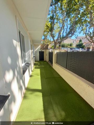 PUGET SUR ARGENS Appartement climatisé et rénové 2 terrasses 3 chambres 105 m2