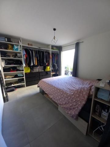 PUGET SUR ARGENS Appartement climatisé et rénové 2 terrasses 3 chambres 105 m2