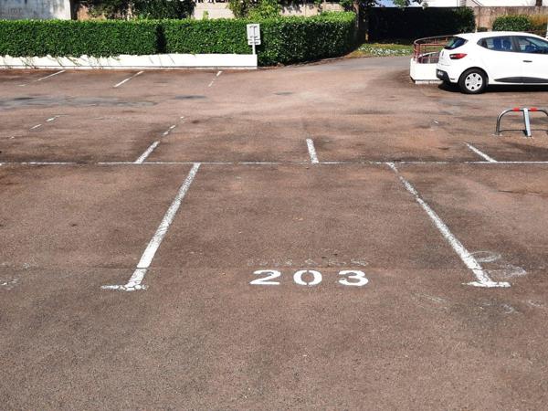 Parking à ciel ouvert à vendre à Le Mans dans la Sarthe (72000), ref : 001/1634