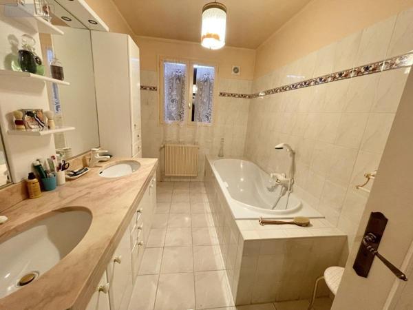 Maison à vendre à Cormontreuil dans la Marne (51350), ref : 51046-2667