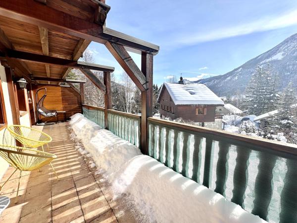 T3 avec cave et terrasse plein sud de près de 23 m2