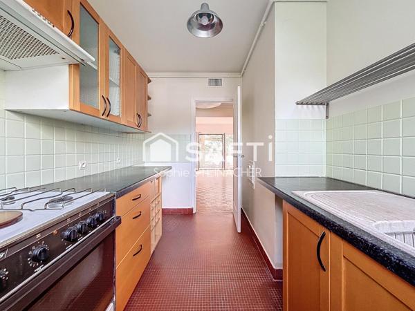 3 pièces 69 m² balcon 10 min RER A à pied