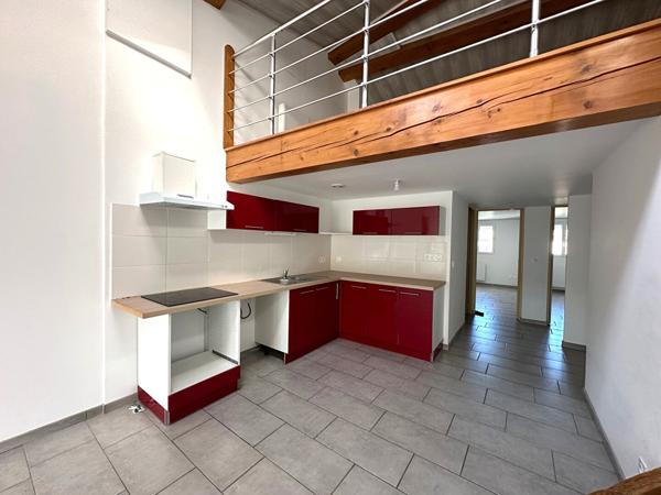 Alzonne centre - Appartement T3 bis 78 m² à louer avec mezzanine et deux chambres