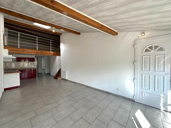 Alzonne centre - Appartement T3 bis 78 m² à louer avec mezzanine et deux chambres