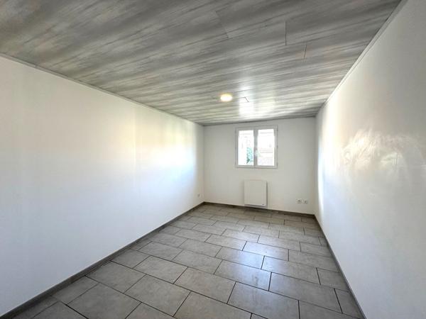 Alzonne centre - Appartement T3 bis 78 m² à louer avec mezzanine et deux chambres