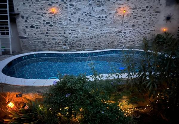 Demeure dexception en pierre  315 m²  Piscine  Patio  Gîte  Proche Pézenas