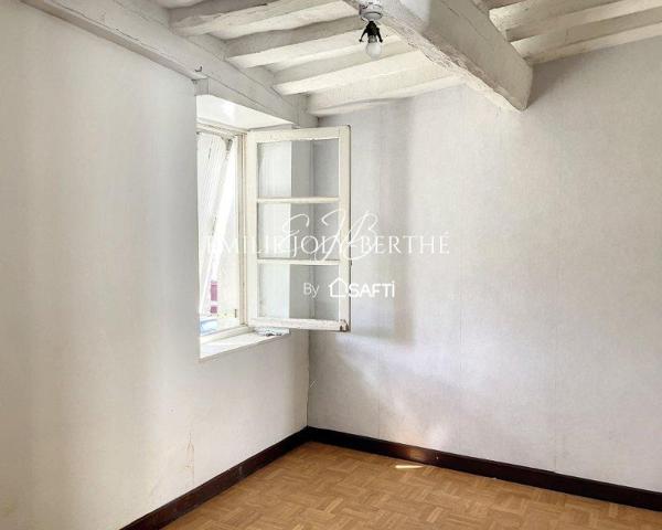 MAISON DE VILLAGE 105 M², 4 PIECES - SECTEUR COSSÉ EN CHAMPAGNE / 53340