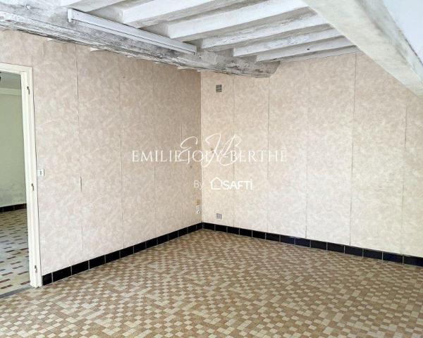 MAISON DE VILLAGE 105 M², 4 PIECES - SECTEUR COSSÉ EN CHAMPAGNE / 53340