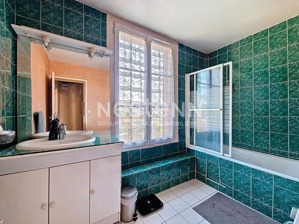 Maison à vendre à Bois d'Arcy - 5 pièces, 4 chambres, proche gare