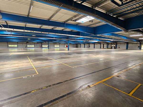 A VENDRE SITE INDUSTRIEL LAVAL , Change A VENDRE SITE INDUSTRIEL LAVAL , Change