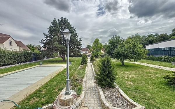 Maison à vendre    6 pièces • 133 m2 Fontenay-Trésigny