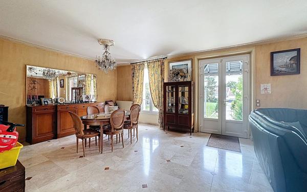 Maison à vendre    6 pièces • 133 m2 Fontenay-Trésigny