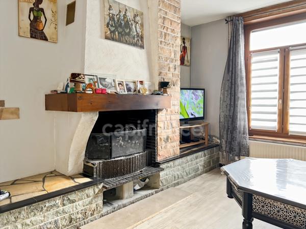 À VENDRE BOULOGNE-SUR-MER - MAISON MITOYENNE 6 PIÈCES - 4 CHAMBRES - SOUS-SOL - CAVE