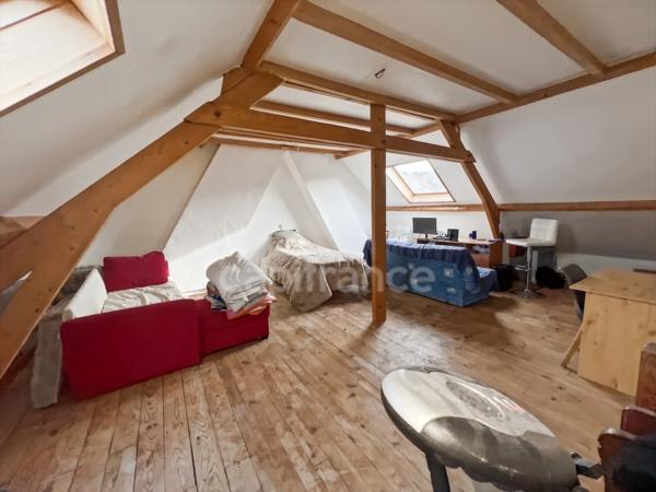 À VENDRE BOULOGNE-SUR-MER - MAISON MITOYENNE 6 PIÈCES - 4 CHAMBRES - SOUS-SOL - CAVE