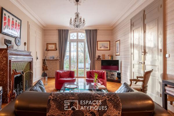 Demeure de maître aux volumes d’exception avec dépendance