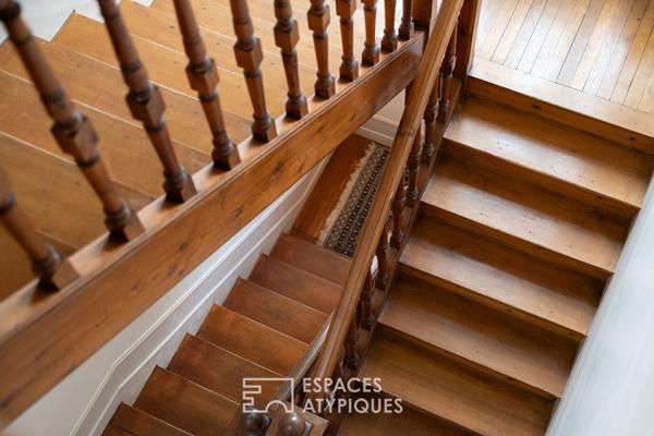 Demeure de maître aux volumes d’exception avec dépendance